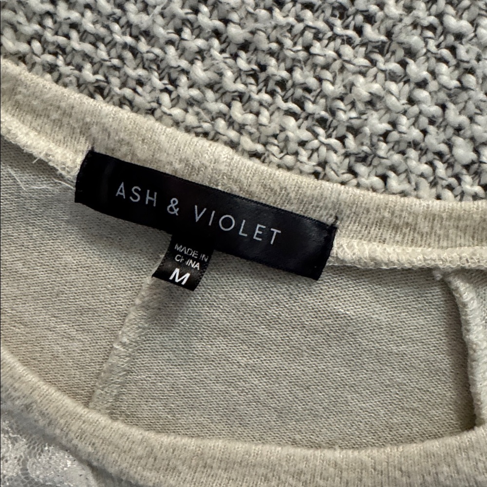 🤍 Ash & Violet Lace-Front Pullover — Women’s Medium - Picture 2 of 4